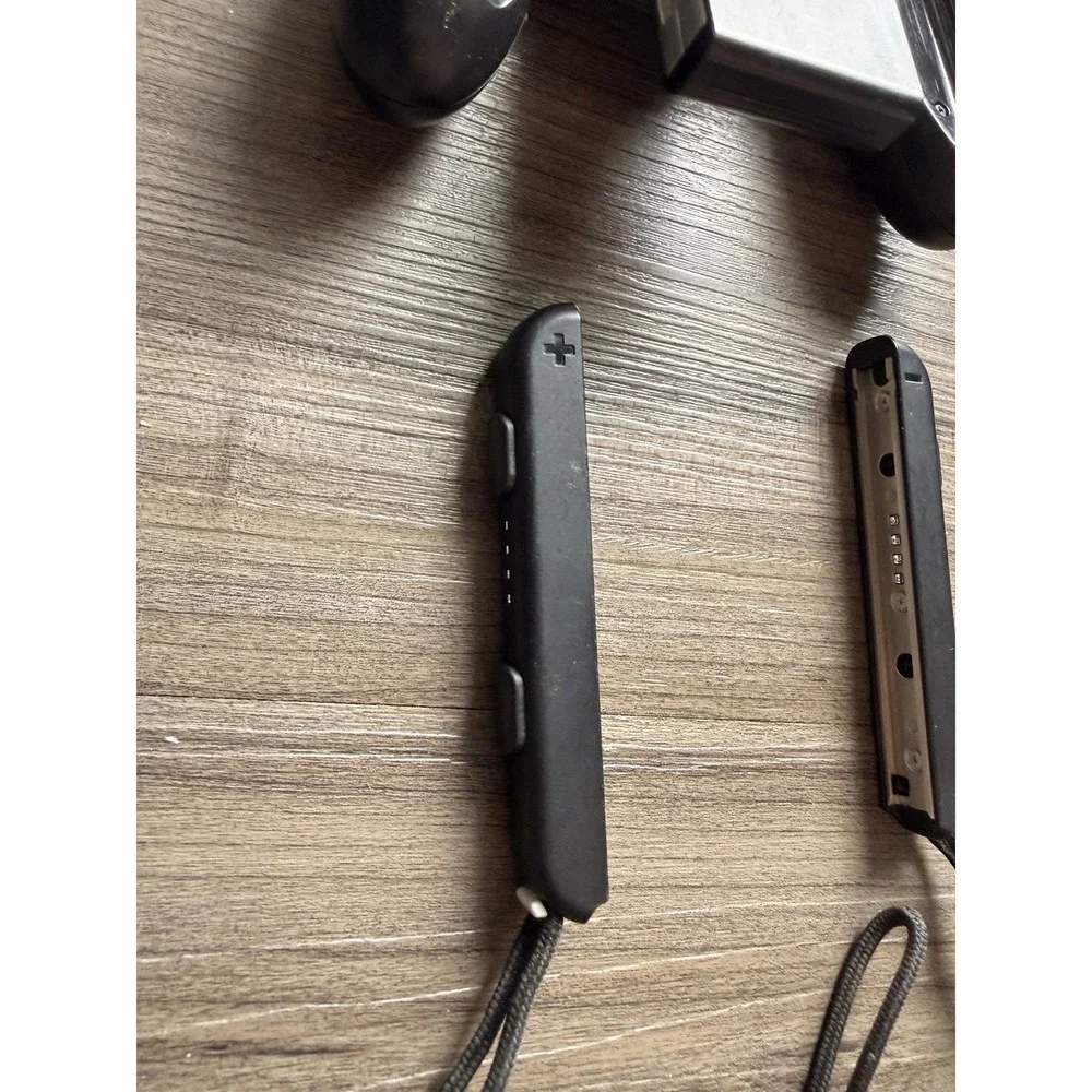 Official Nintendo Switch Joy-Con Comfort Grip & Wrist Straps Bundle Lot